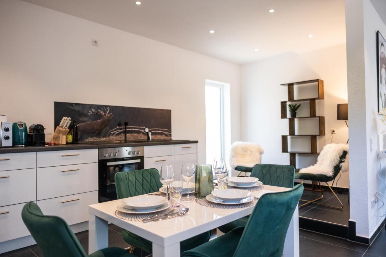 Klassen Apartments! Erleben Sie Biberach In Diesem Stilvollem Bungalow Mit Charme Und Komfort Biberach an der Riß Esterno foto